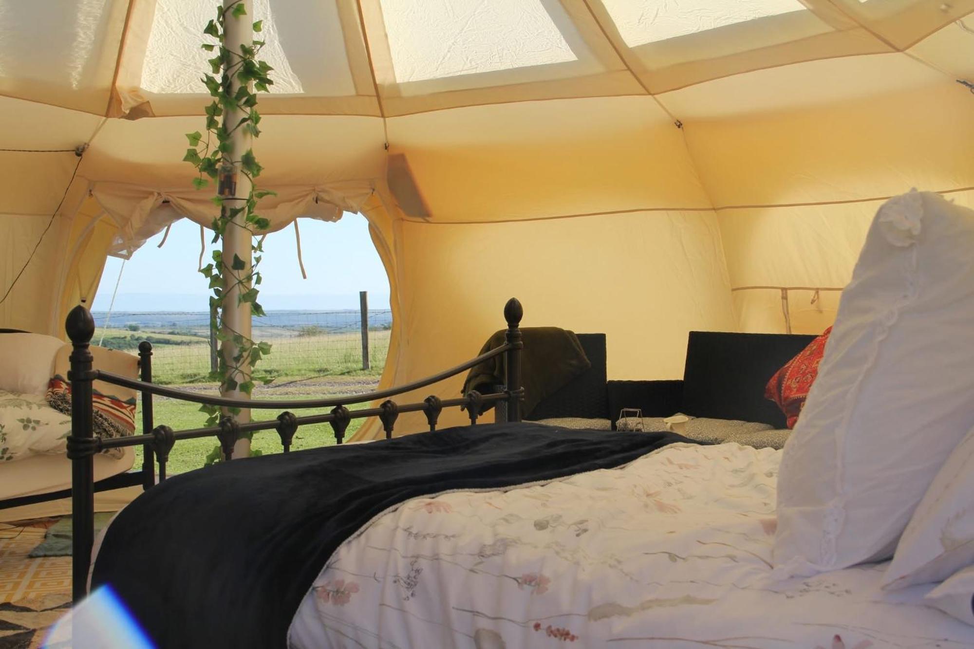 ברידג'נד Tal-Y-Fan Farm 6M Stargazer Tent מראה חיצוני תמונה